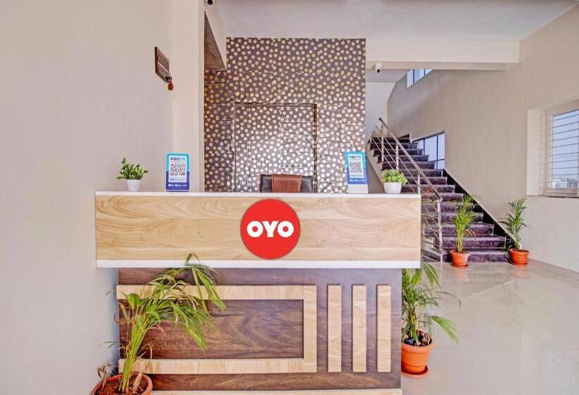 Super Oyo Flagship Hotel New Moon Light