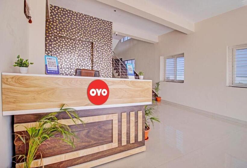 Super Oyo Flagship Hotel New Moon Light