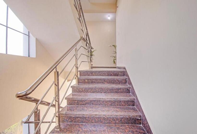 Super Oyo Flagship Hotel New Moon Light