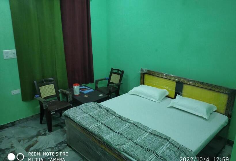 Tirupati Hotel And Restaurant