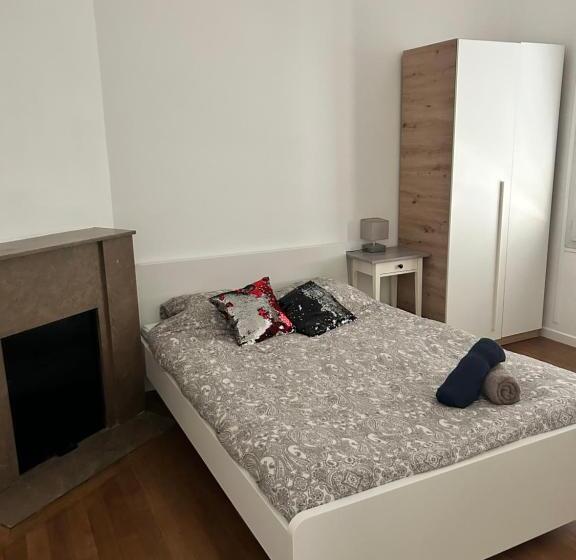 ユースホステル Chambre 12m2 Vue Jardin Centre Ville Massy