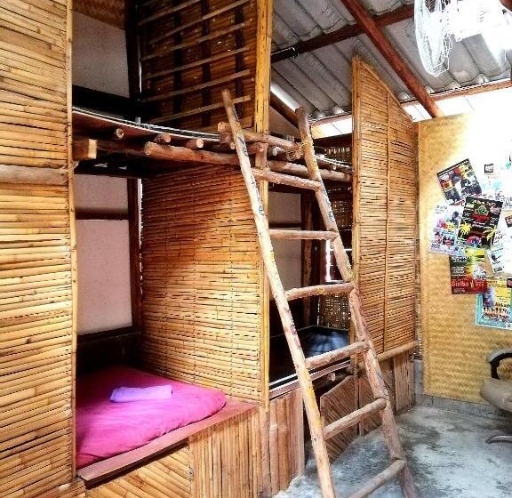 Общежитие Little Beach Garden