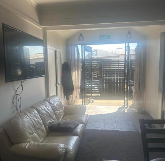 Общежитие Minden Backpackers