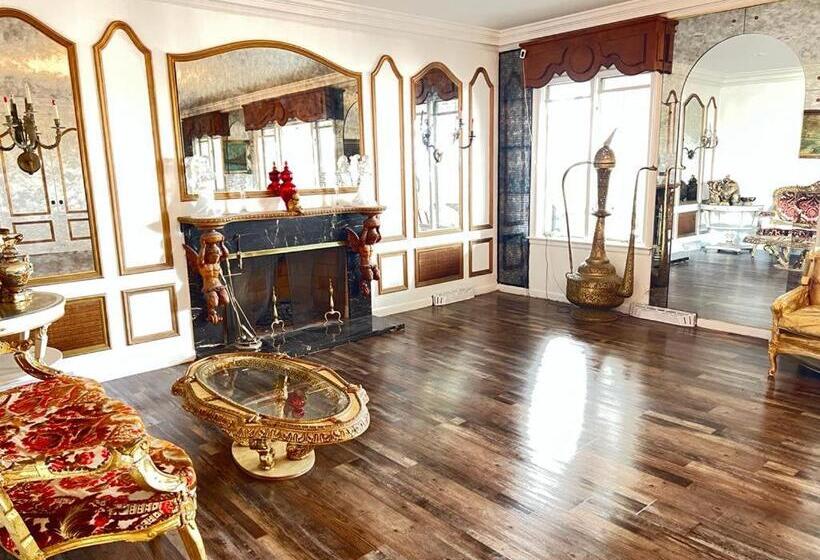 هاستل Pill Hill Mansion