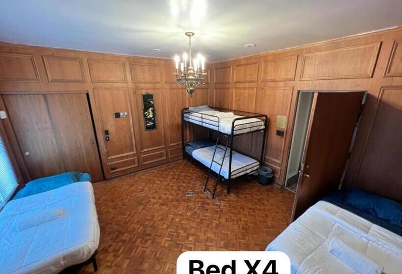 هاستل Pill Hill Mansion