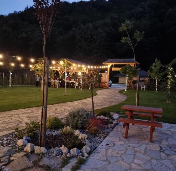 הוסטל Poiana Maramureseana