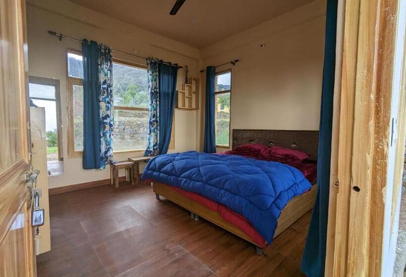 旅馆 Wandering Musician Bir