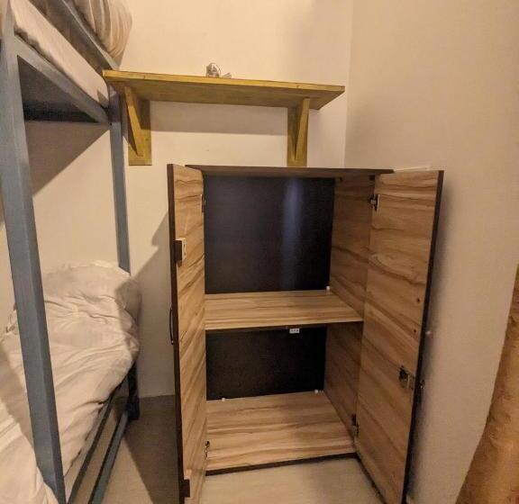 旅馆 Wandering Musician Bir