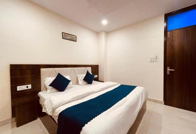 مبيت وإفطار Wooib Hotels, Haridwar
