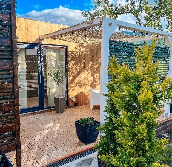 צימר Elysian Fields   Tiny House  Evergreen