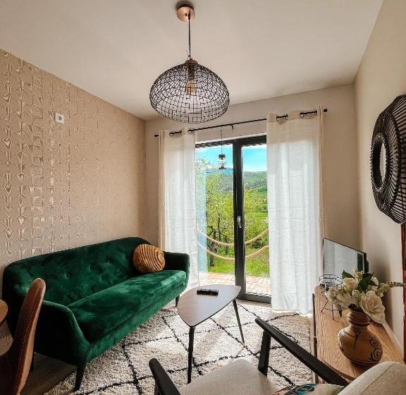 צימר Elysian Fields   Tiny House  Evergreen