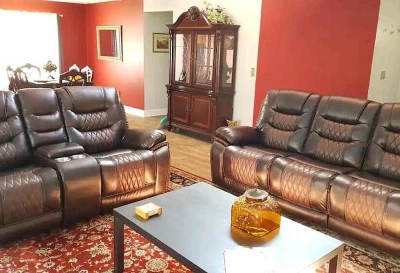 مبيت وإفطار Hollywood Room On The Lake
