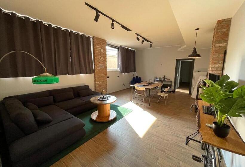 مبيت وإفطار Industrial House 3