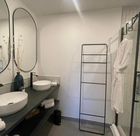 ベッドアンドブレックファースト Les 15 Chenes Chambres D Hôtes, Parc Arboré De 5000 M2 à 20km Du Puydufou Une Suite Familiale Et 3 C