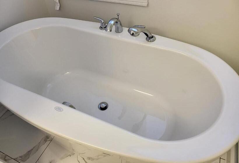 ベッドアンドブレックファースト New Luxury Home