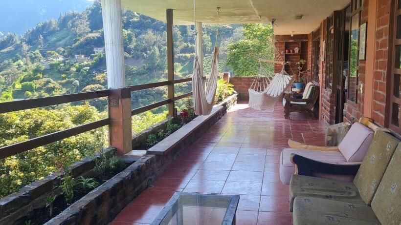 تختخواب و صبحانه Pineal Hampi Huasi