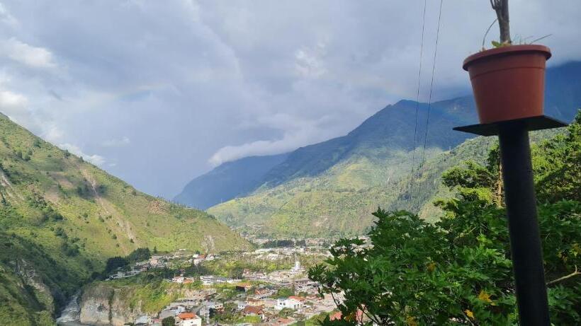 تختخواب و صبحانه Pineal Hampi Huasi