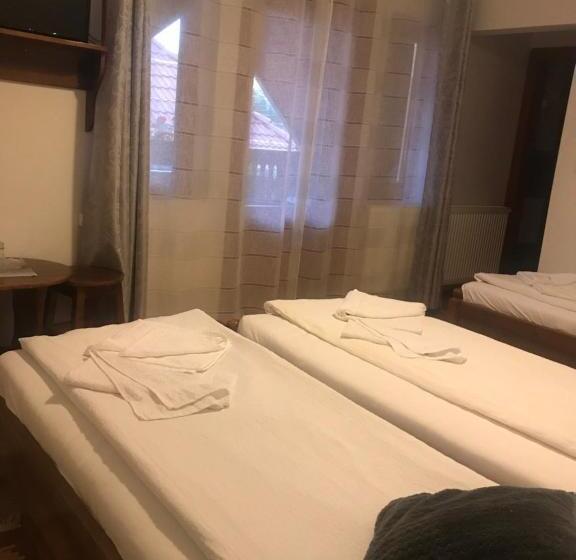 민박 Szépasszony Panzió