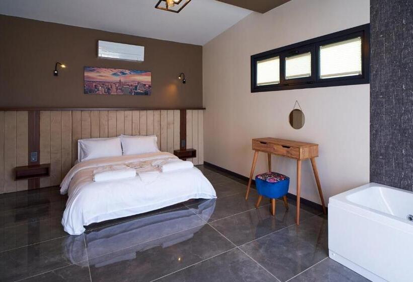 تختخواب و صبحانه Timeless Kartepe