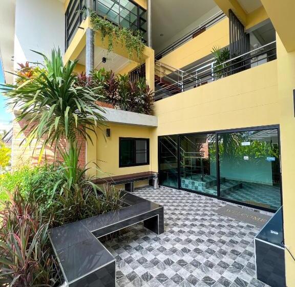 Boonjaras House บุญจรัส เฮ้าส์