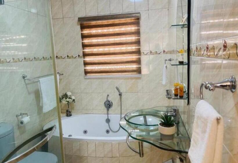 Glamour C Rane Lodge