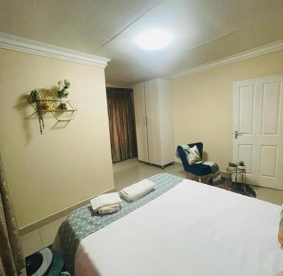 Glamour C Rane Lodge