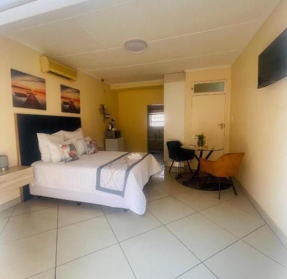 Glamour C Rane Lodge