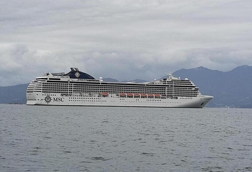 Casarão Hostel E Pousada