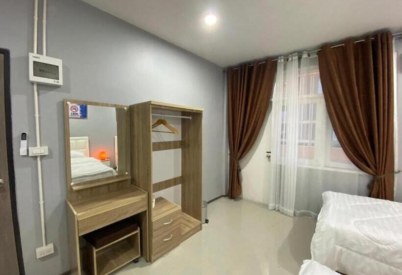 Отель คาเฟ่ เดอ แจ่วบอง รูมแอนด์เซอร์วิส