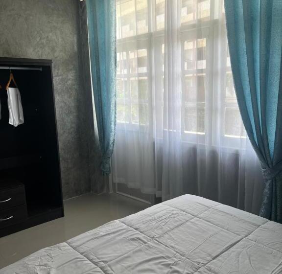 Отель คาเฟ่ เดอ แจ่วบอง รูมแอนด์เซอร์วิส