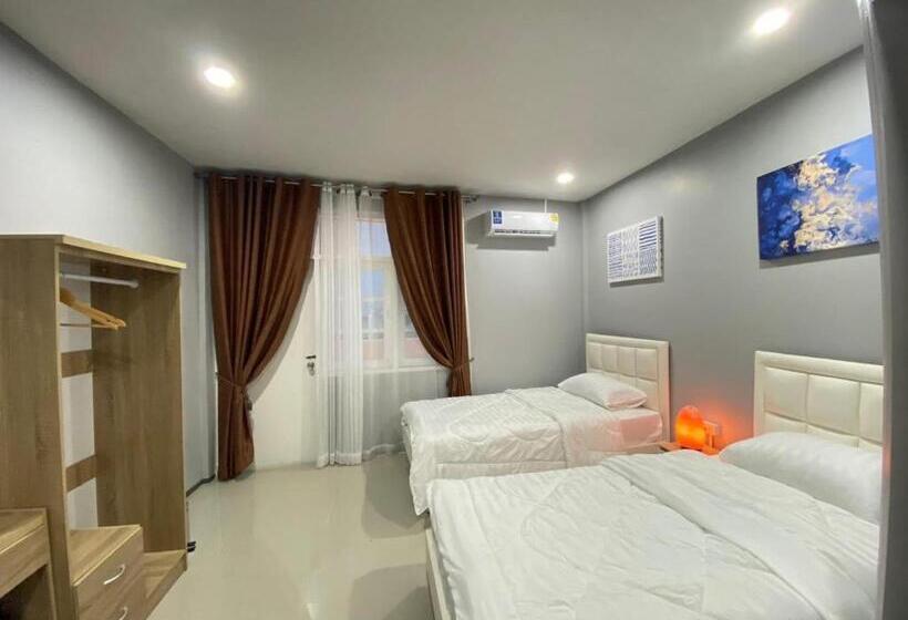 Отель คาเฟ่ เดอ แจ่วบอง รูมแอนด์เซอร์วิส