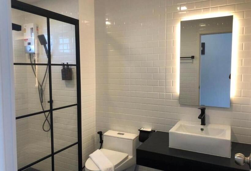 Hotel ประทายบุรี โฮเทล แอนด์ รีสอร์ท