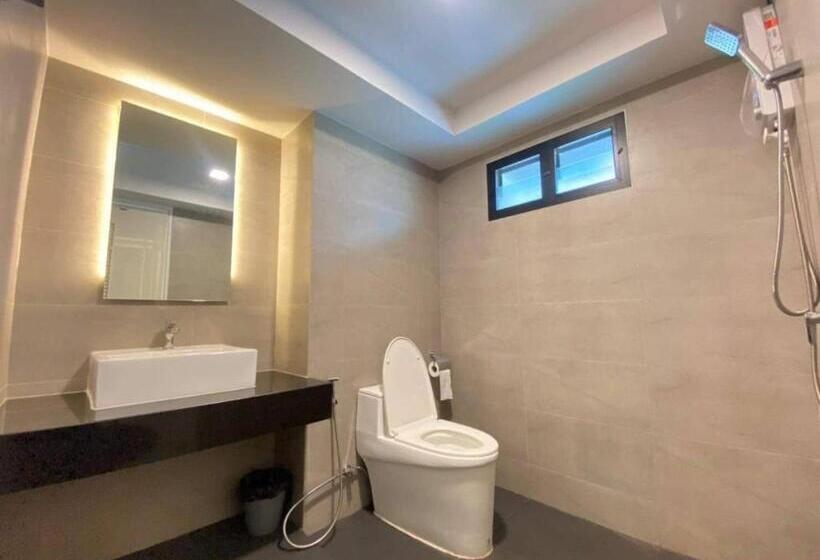 Hotel ประทายบุรี โฮเทล แอนด์ รีสอร์ท