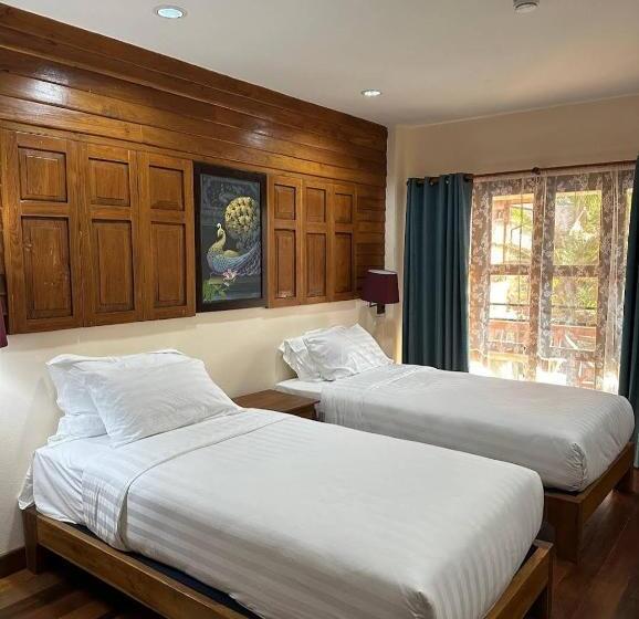 Отель บ้านยุ้งฮีลล์รีสอร์ท Baan Yung Hill Resort