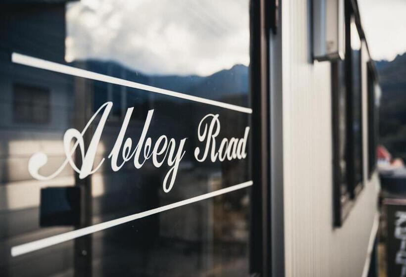 בית מלון כפרי 肆野 サンモリッツ三番館