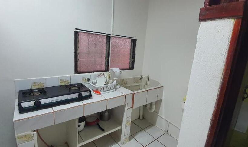 هتل Allan Veintiocho Puntarenas