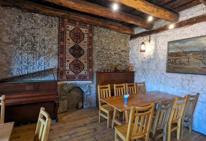 ホテル Arevi Gosh