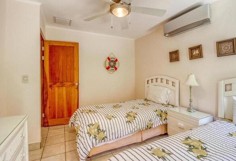 ホテル Bahia Pez Vela Villa Combo Units 18 And 19