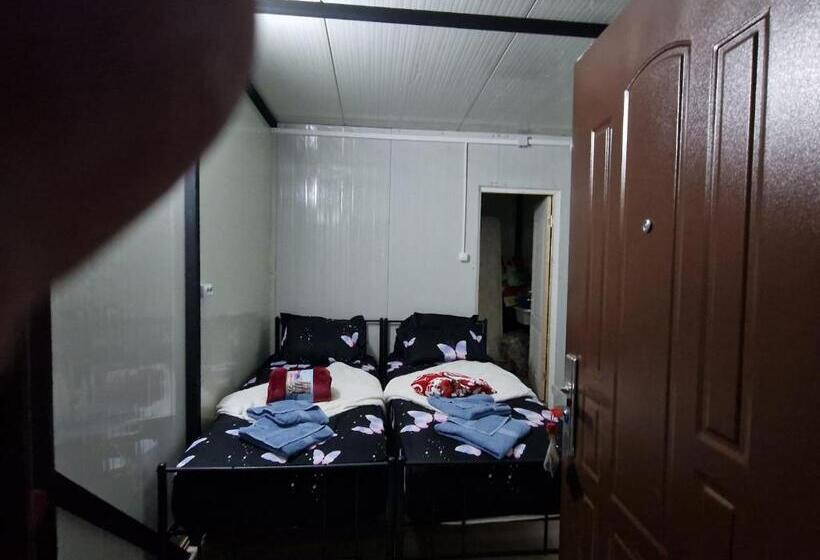 בית מלון כפרי Big Bear Hunting Lodge