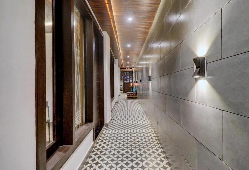 فندق Collection O Mount N Woods