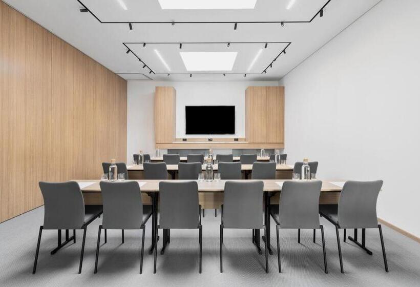 בית מלון כפרי Courtyard By Marriott Biel Bienne