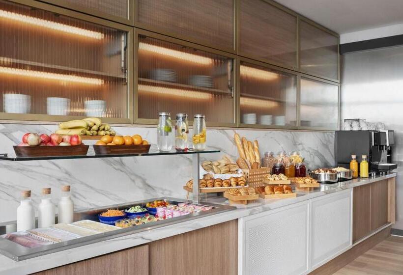 בית מלון כפרי Courtyard By Marriott Biel Bienne