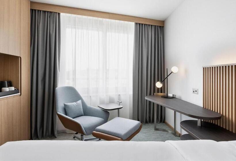 בית מלון כפרי Courtyard By Marriott Biel Bienne