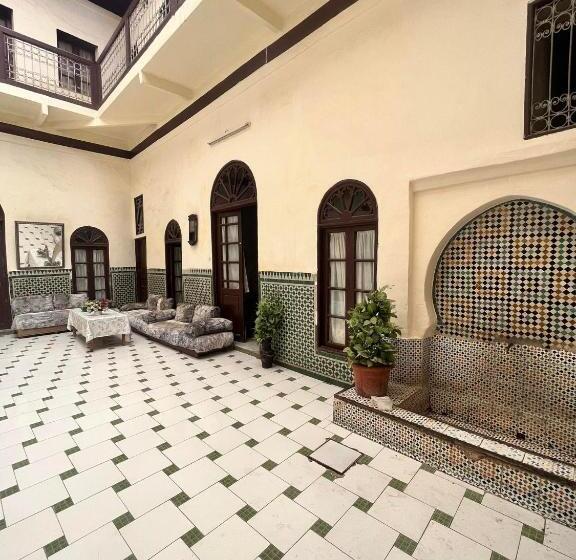 هتل کپسول Du Parc