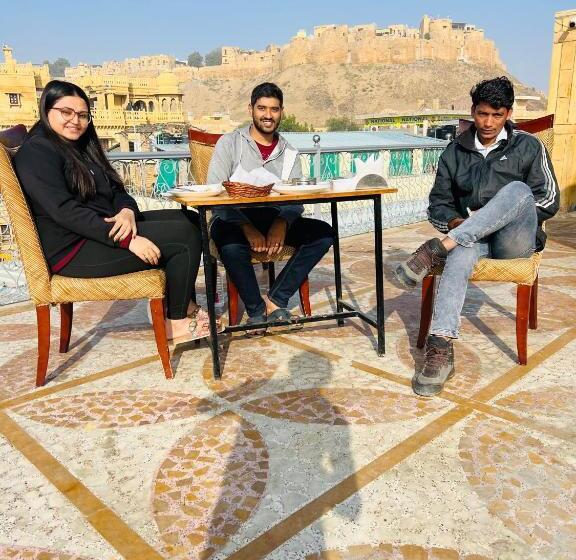 בית מלון כפרי Dara & Camel Safari