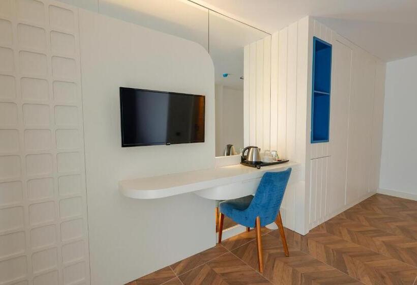 Отель Forest In