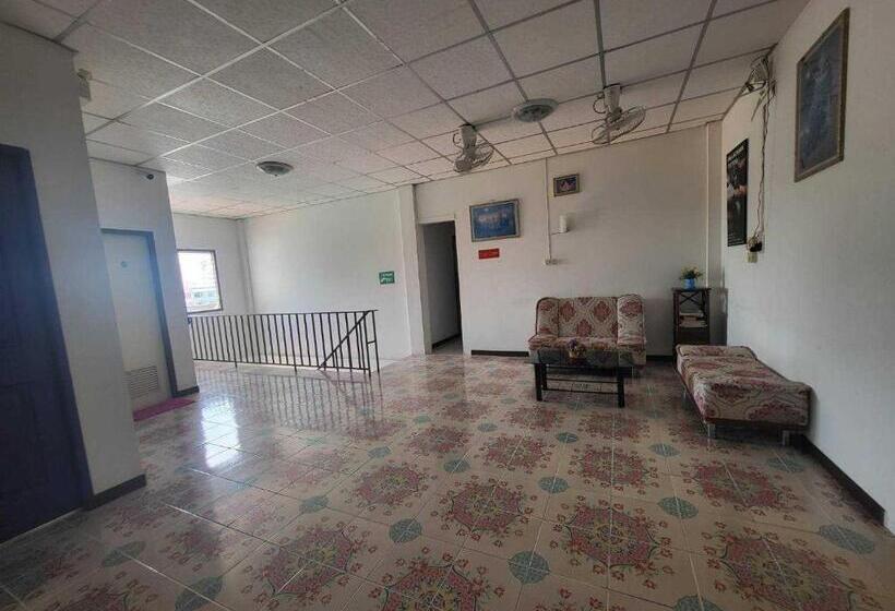 ホテル Home One Love Ayutthaya Main Zone By Baan One Love Group