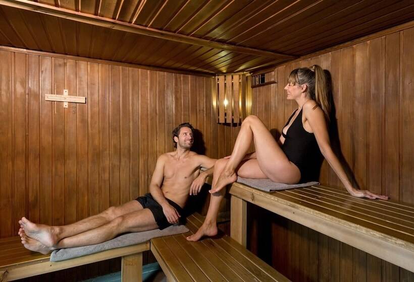 Отель Hôtel Les Sources