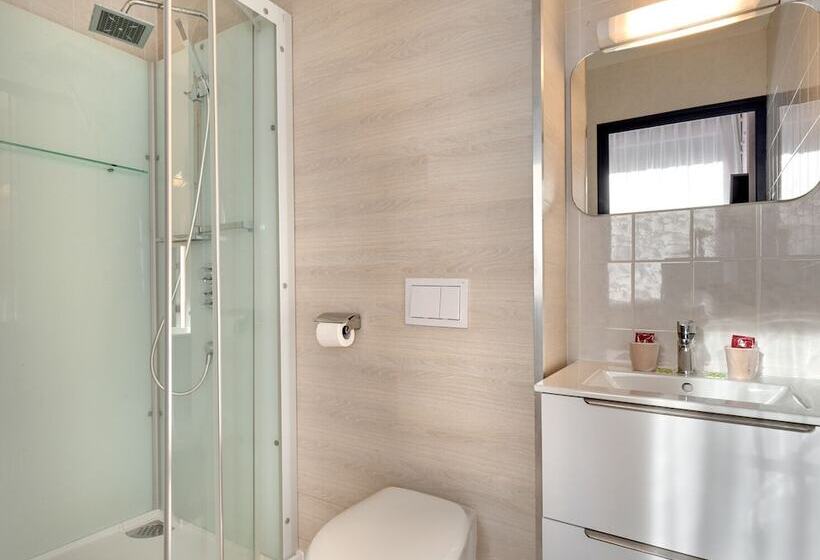 Отель Hôtel Les Sources