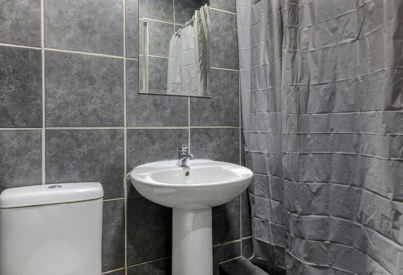 בית מלון כפרי Inn & Out Express Sea Point